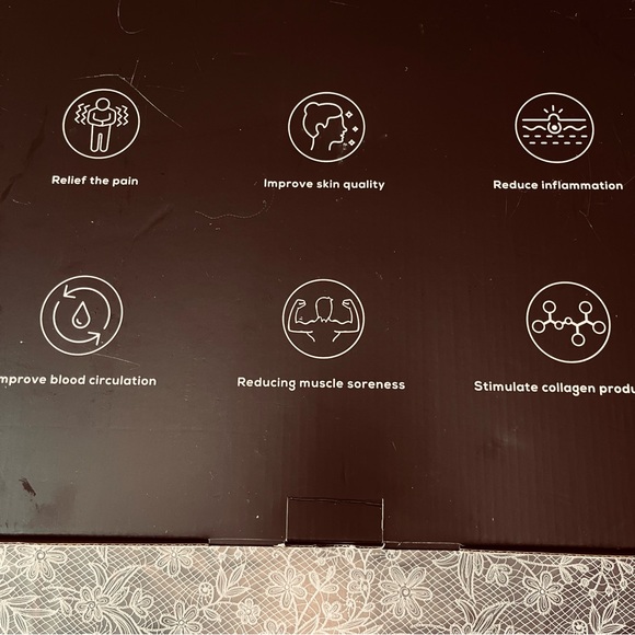 Red Light - Picture 5 of 5